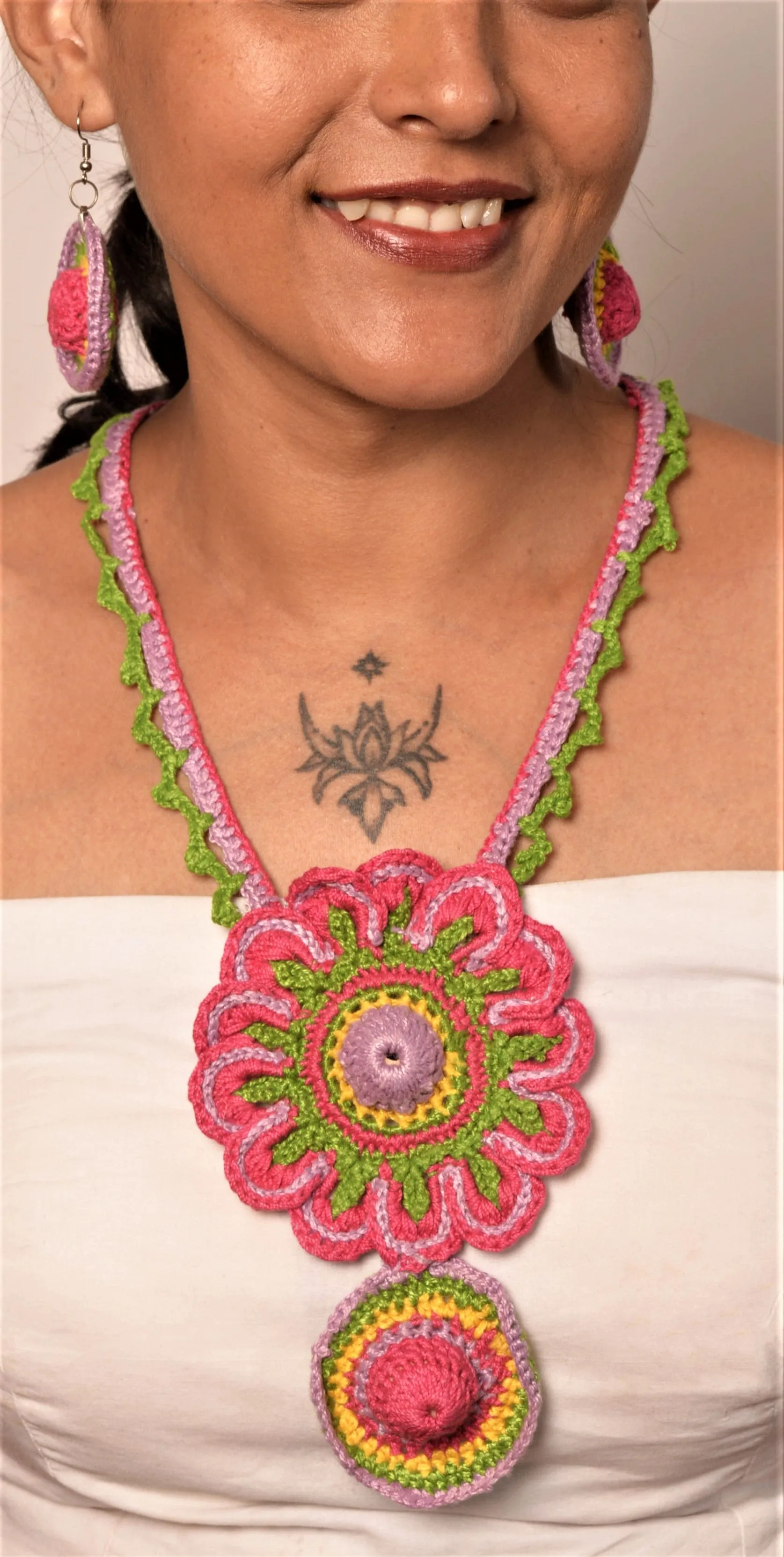 Aanandi Crochet Necklace & Earrings  set