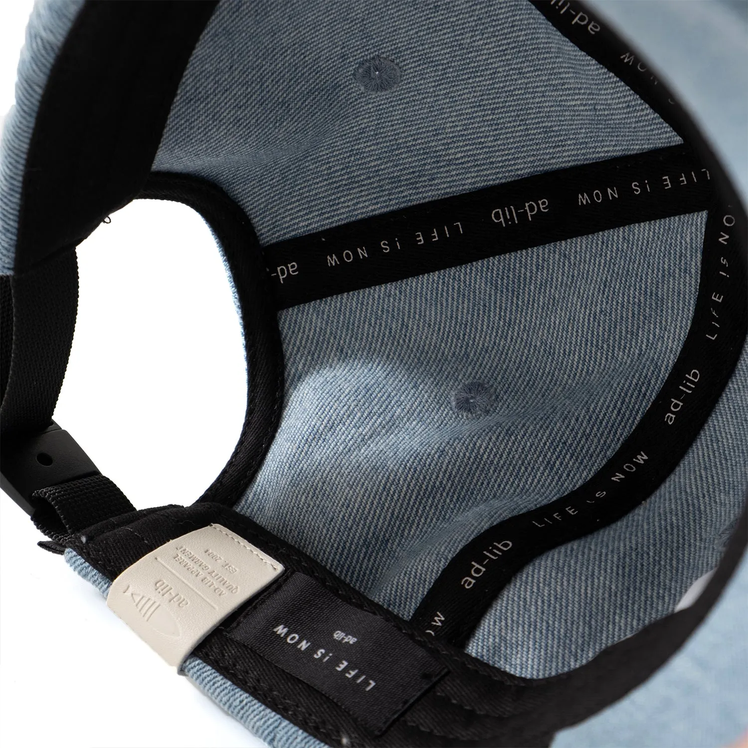 (AC267) Graphic Embroidery Cap