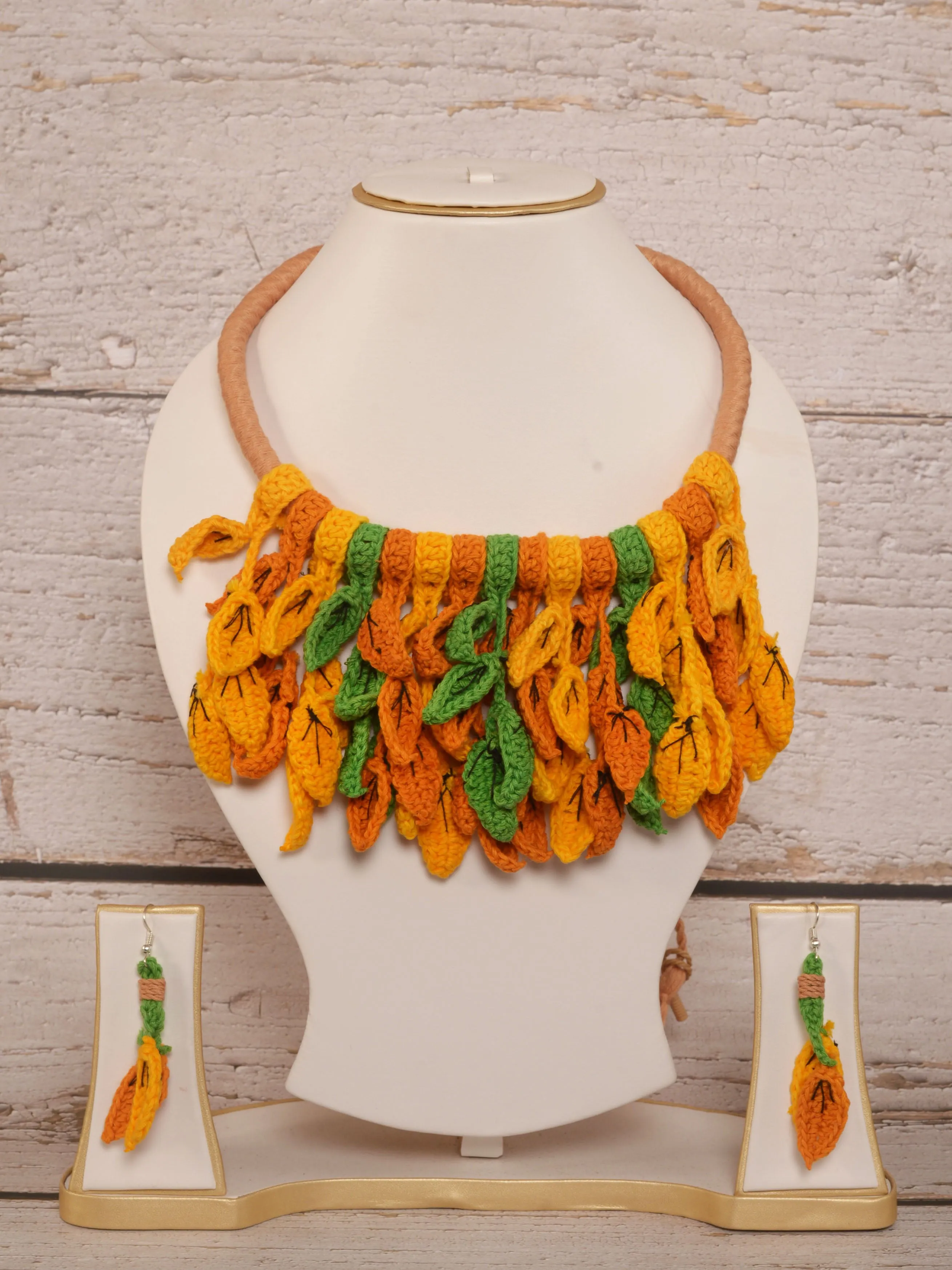 Udgita Crochet Necklace & Earrings  set