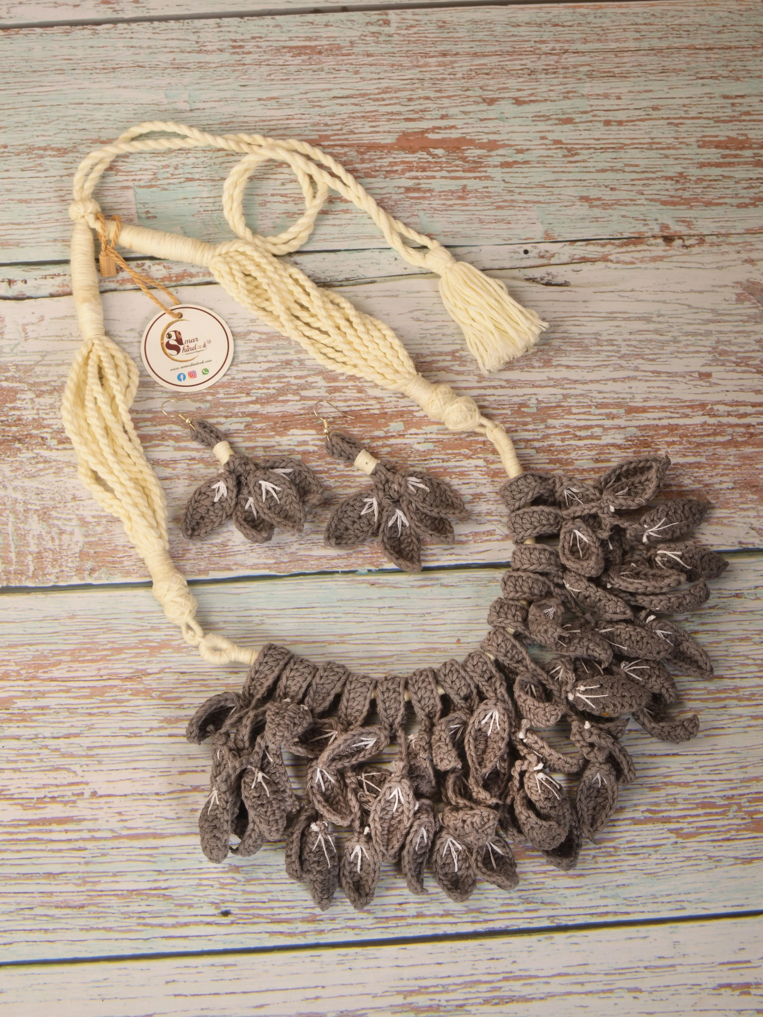 Udyati Crochet Necklace & Earrings  set